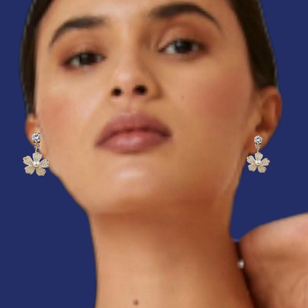 Exquisite Golden Flower Dangle Earrings